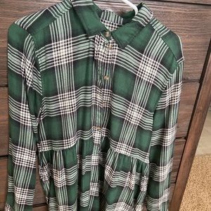 american eagle flannel style peplum top!